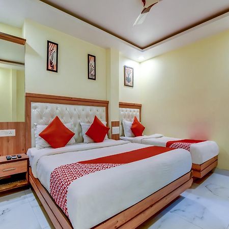 Hotel Sarthak Palace - By Pooja Hospitality New Delhi Eksteriør billede