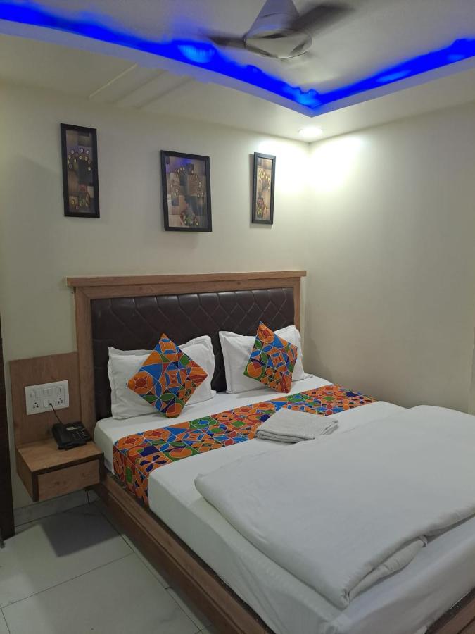 Hotel Sarthak Palace - By Pooja Hospitality New Delhi Eksteriør billede