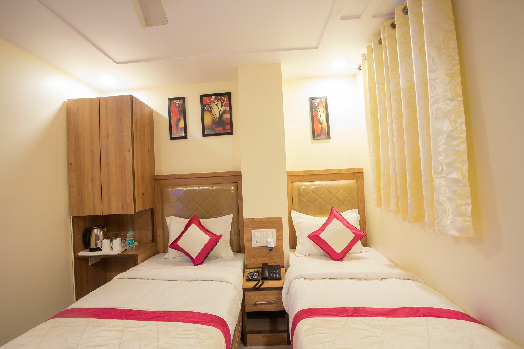 Hotel Sarthak Palace - By Pooja Hospitality New Delhi Eksteriør billede