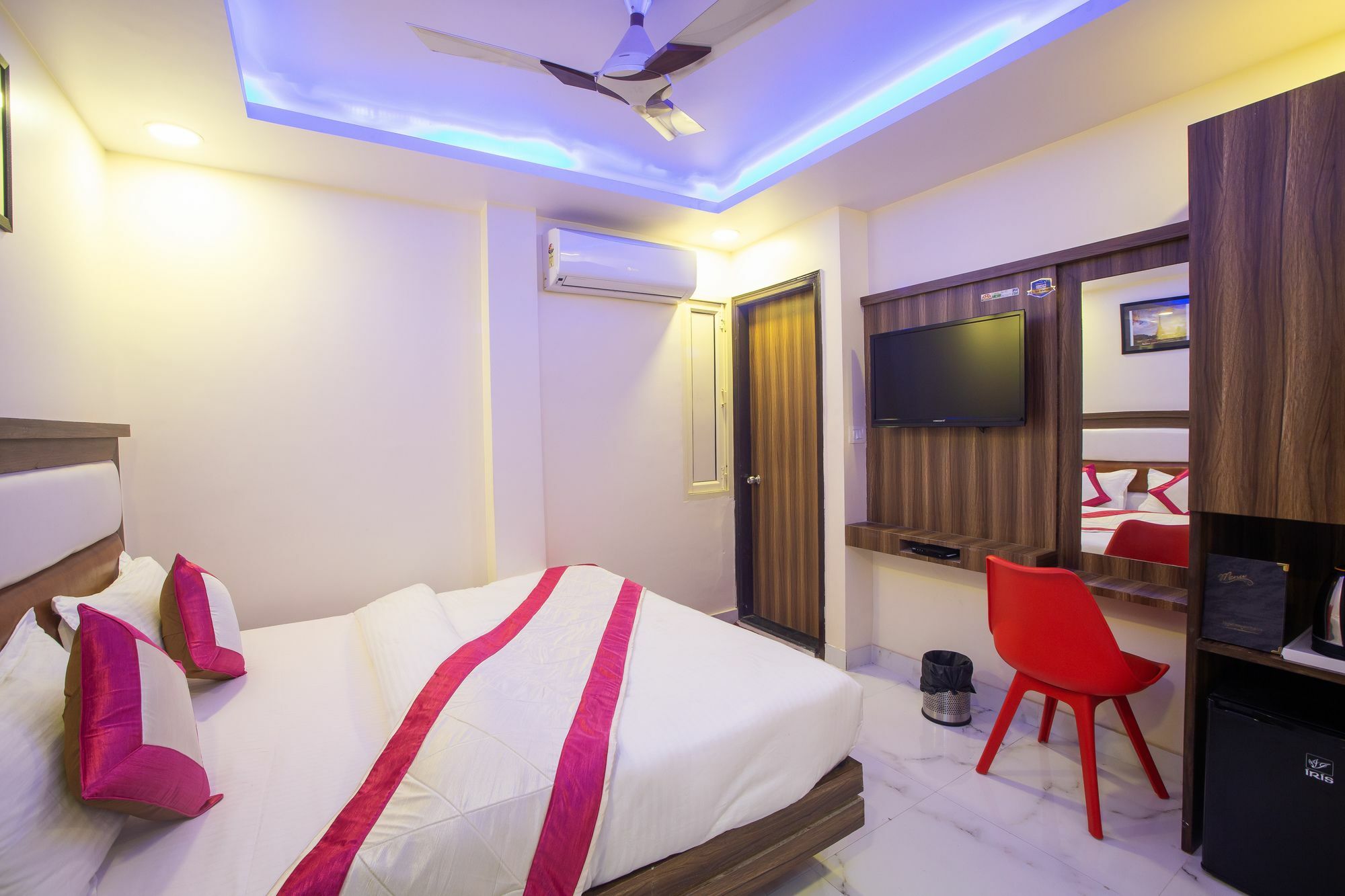 Hotel Sarthak Palace - By Pooja Hospitality New Delhi Eksteriør billede