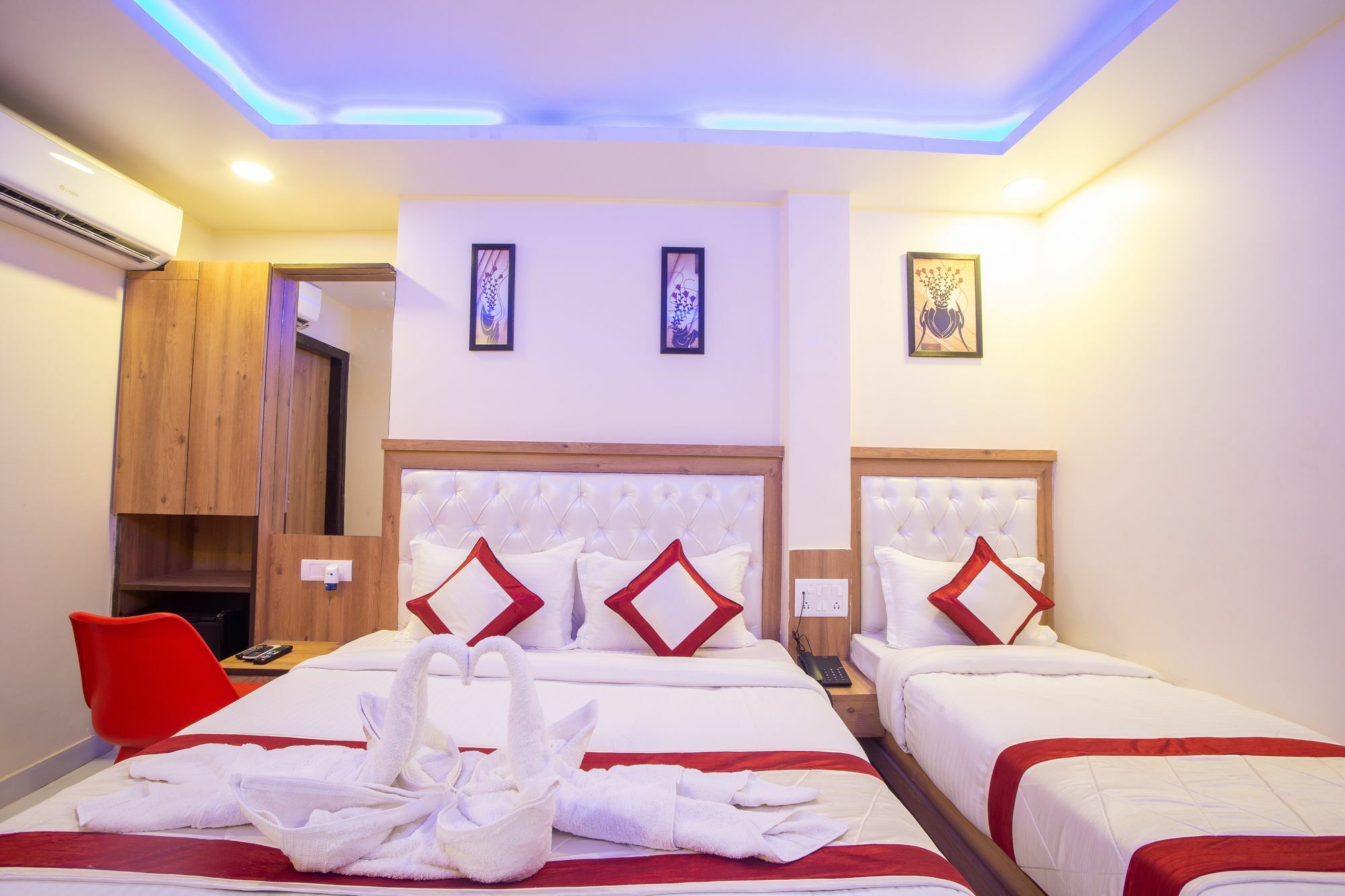 Hotel Sarthak Palace - By Pooja Hospitality New Delhi Eksteriør billede